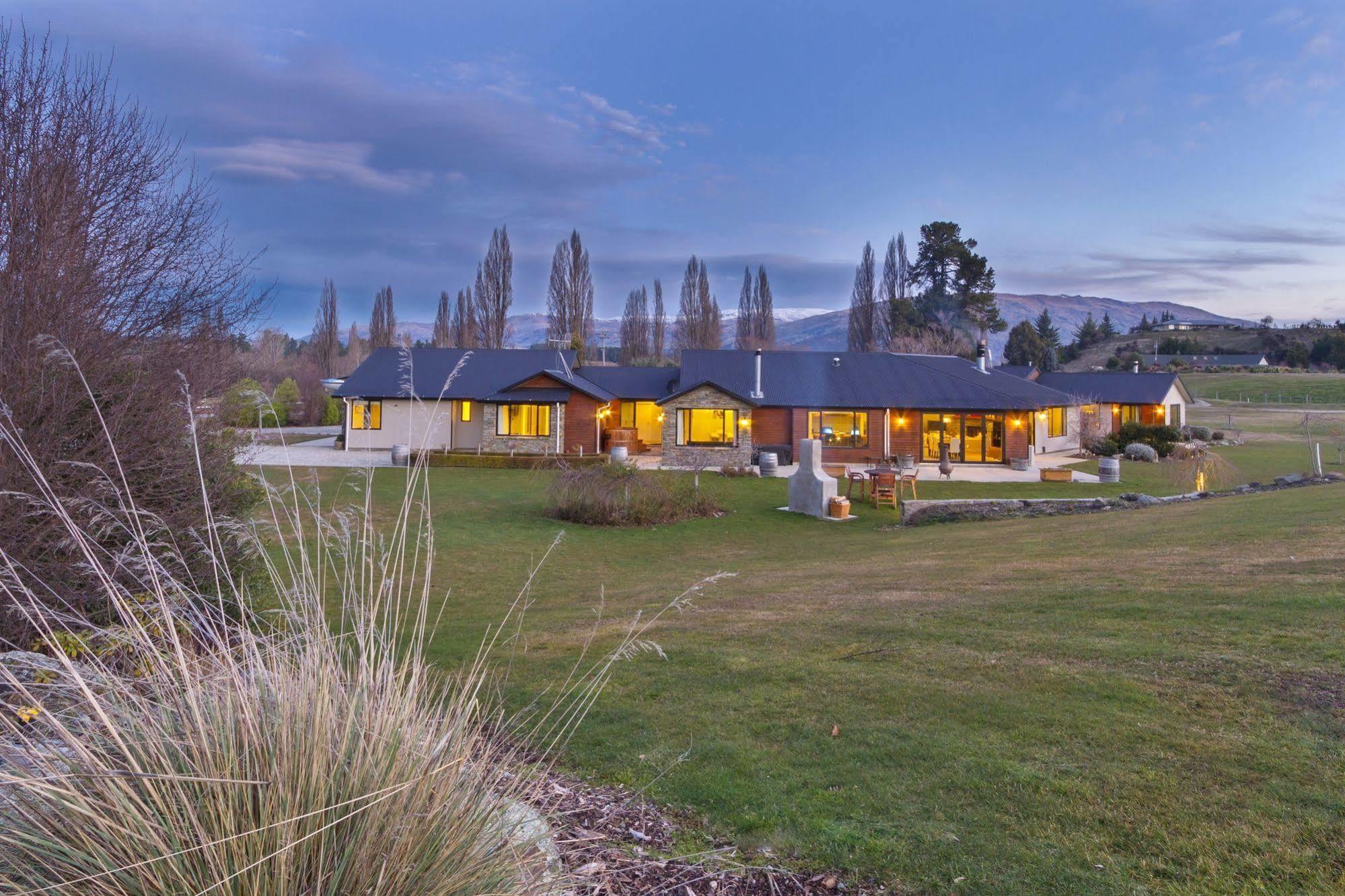Wanaka Alpine Lodge Extérieur photo